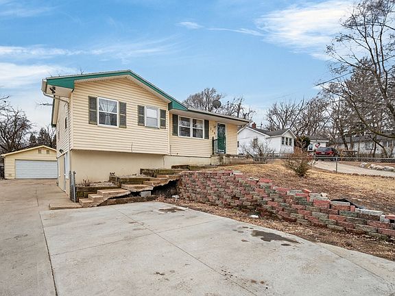 2nd image of 238 Leach Ave