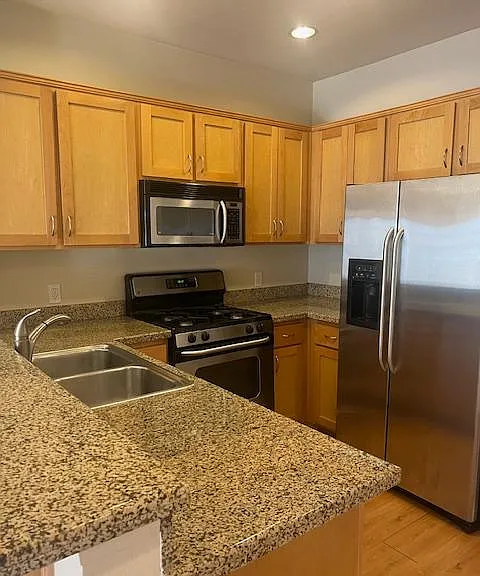 450 J St #7111 — Photo 1