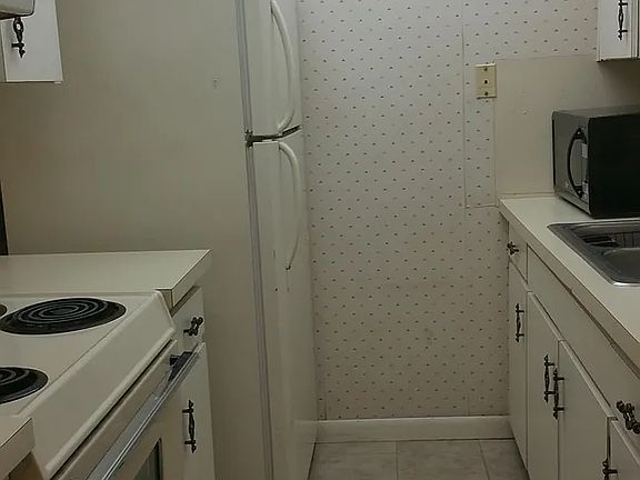 3rd image of 4820 1st St N #1