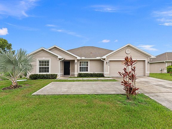 2nd image of 1673 SE Airoso Boulevard
