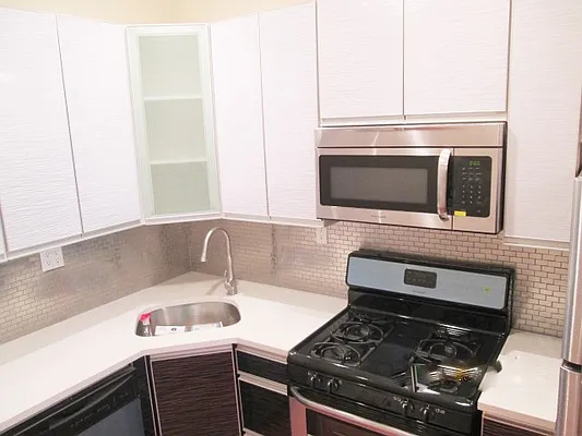 Rented by The Hamilton Group | media 4