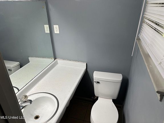 3rd image of 2072 Coral Hills Dr