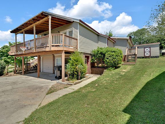 3rd image of 2623 Lakemont Cir