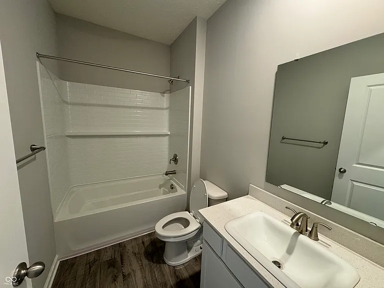 855 Downey Ln — Photo 5