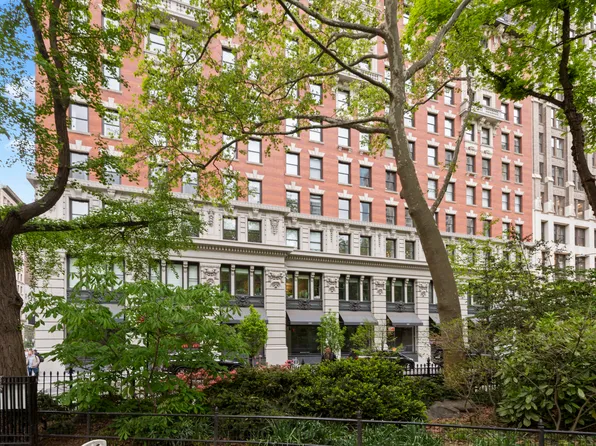 225 5th Avenue image 1 of 9