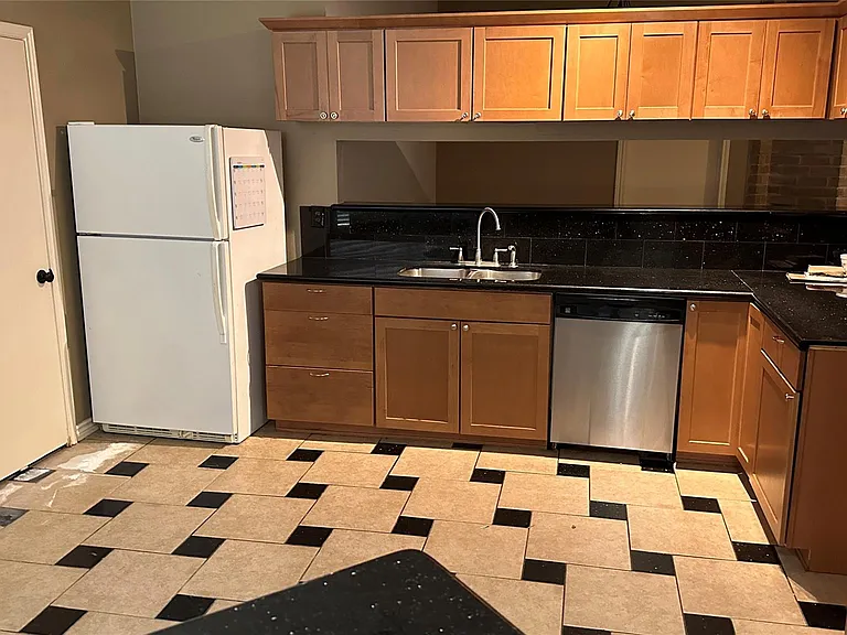 8607 Knoll Forest Dr — Photo 3