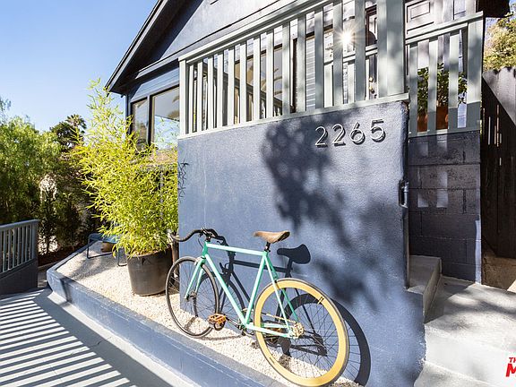 4th image of 2265 Cove Ave