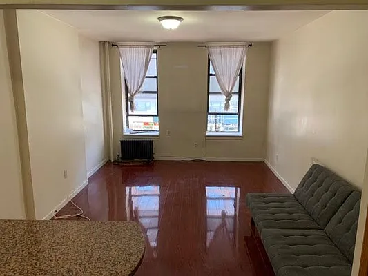 Rented by Natlane Equities | media 7