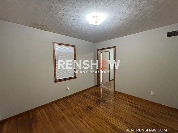 3rd image of 4593 Wooddale Ave