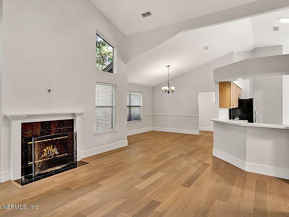 5th image of 38 Loggerhead Ln