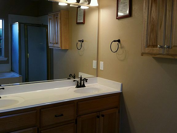 4th image of 5213 Bloomsbury Way