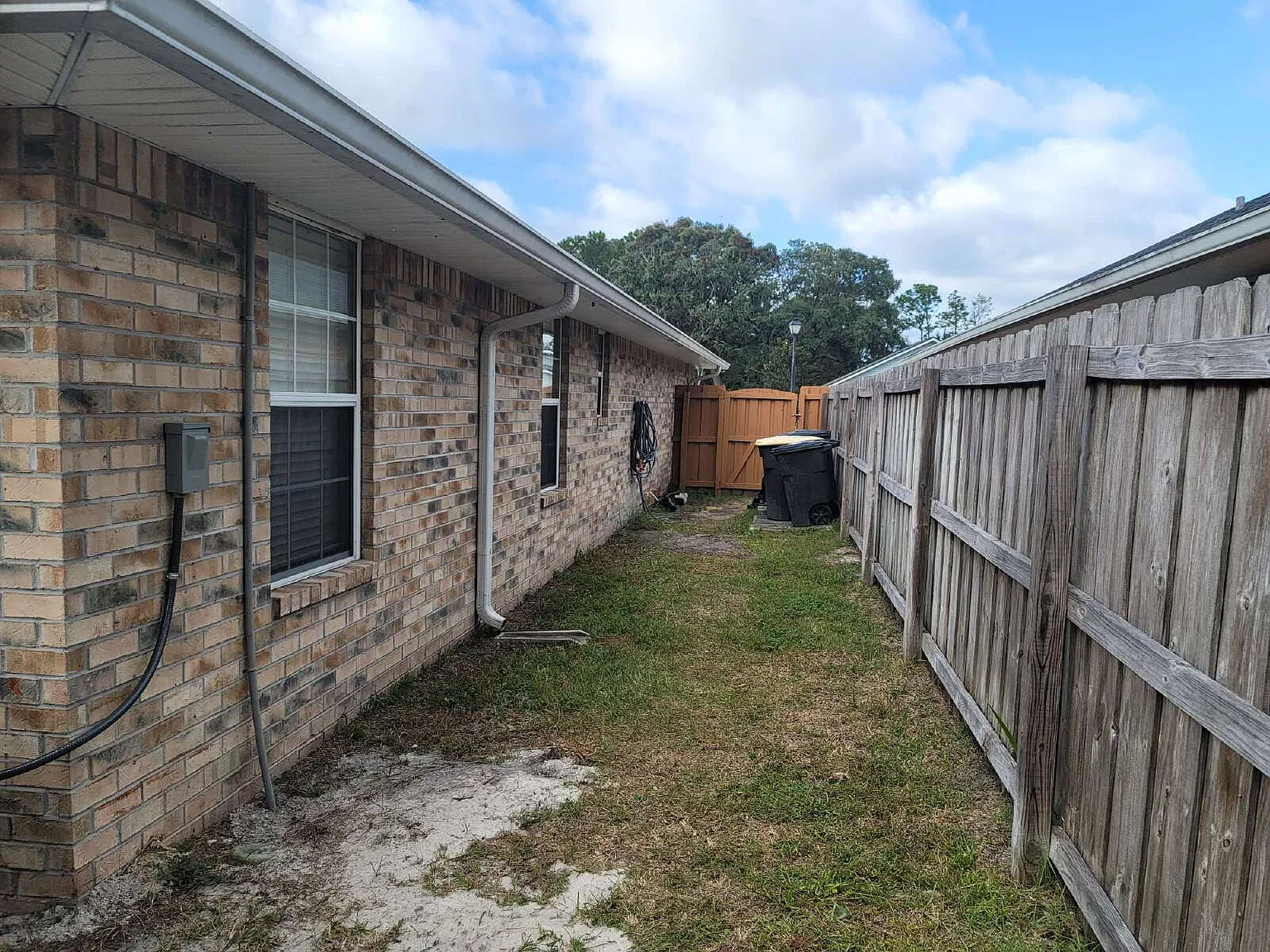 4 bed, 2.0 bath, 2273 sqft, $2,495 — Photo 3