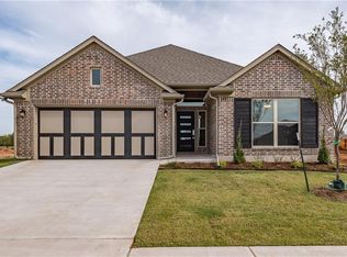 10 Ivory Dr, Yukon, OK 73099