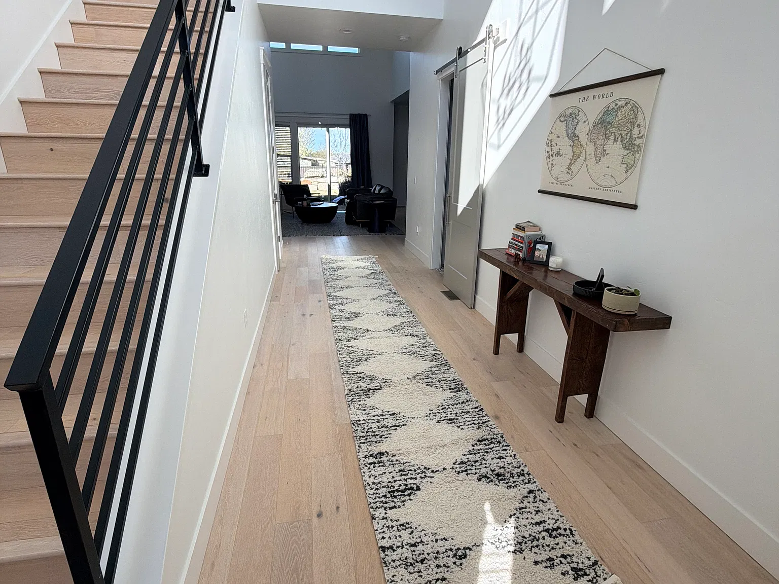 3 bed, 3.5 bath, 2517 sqft, $4,500 — Photo 4