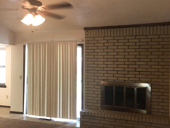 4th image of 1041 SW 98th St