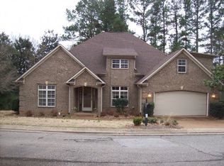 89 Oakmont Woods Dr, Jackson, TN 38305