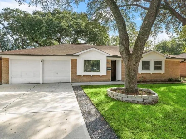 11931 Dunlap St, Houston, TX 77035
