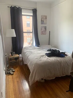 Rented by M.Grossman R.E. Management | media 7