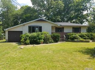 30 W End Ave, Brentwood, NY 11717