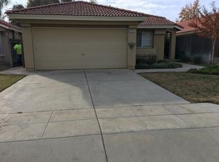 5645 W Vartikian Ave, Fresno, CA 93722