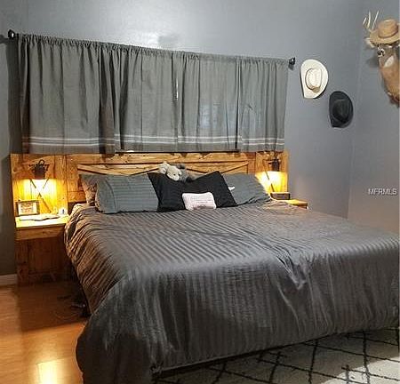 5th image of 2955 Forest Ln