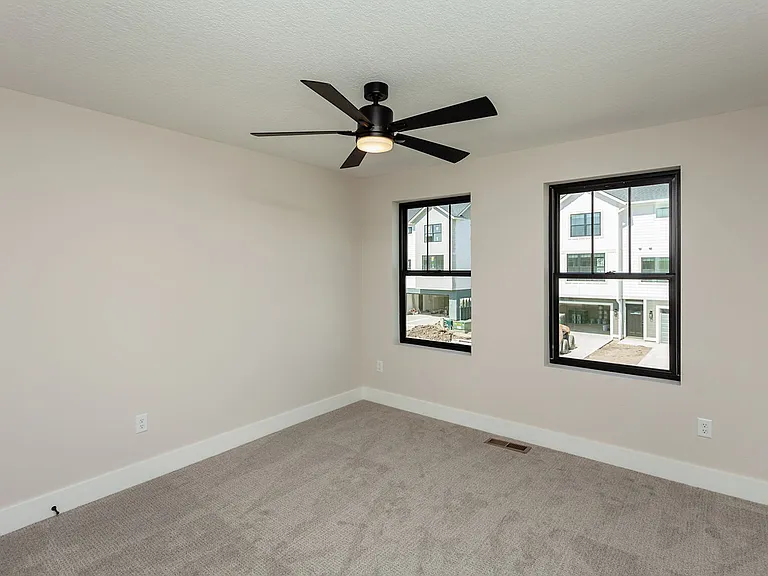 2711 SW 24th Ln — Photo 4