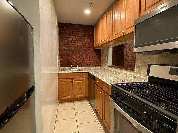 5th image of 343 E 9th St APT 1G