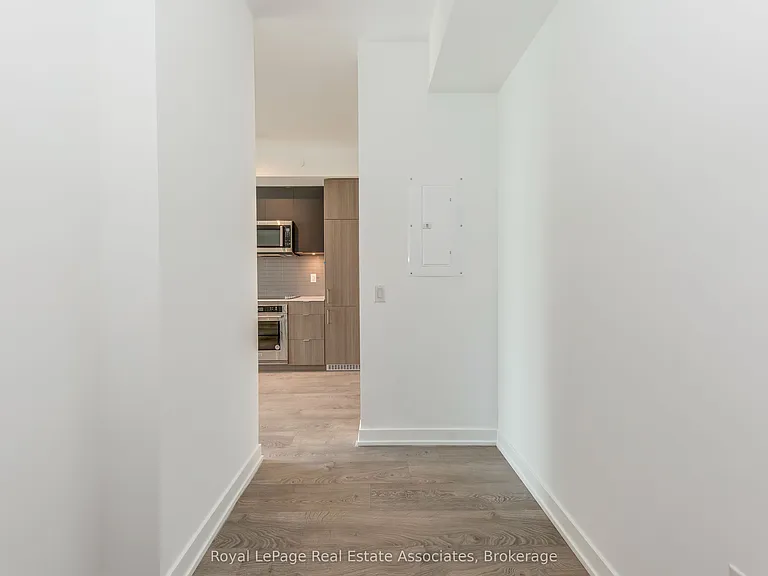 220 Missinnihe Way #806 — Photo 13
