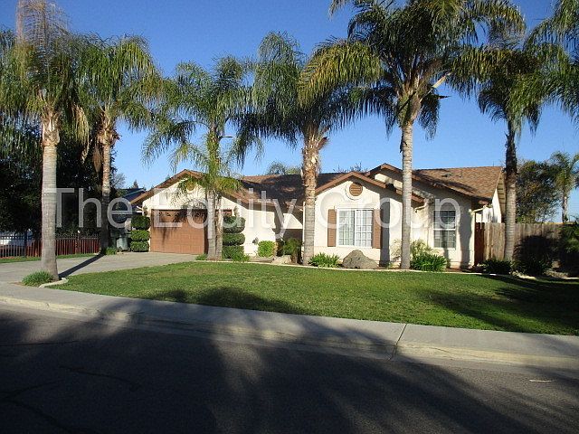1st image of 122 E Robin Ave