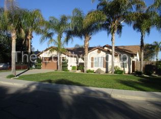 122 E Robin Ave, Visalia, CA 93291