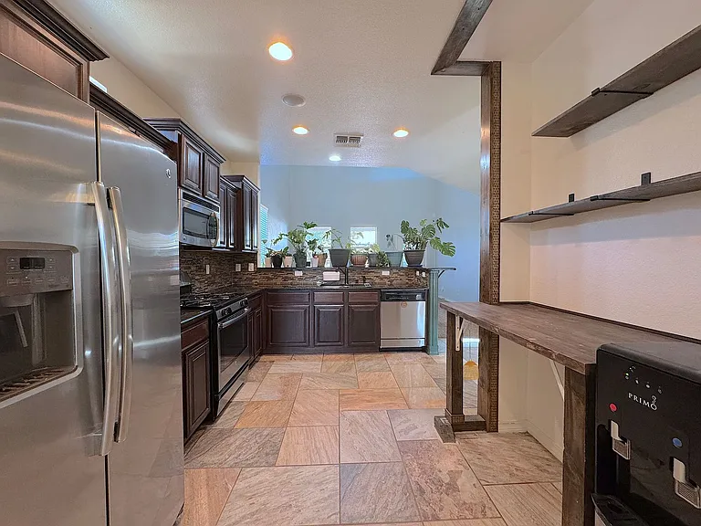 2068 Robert Minnie Pl — Photo 11