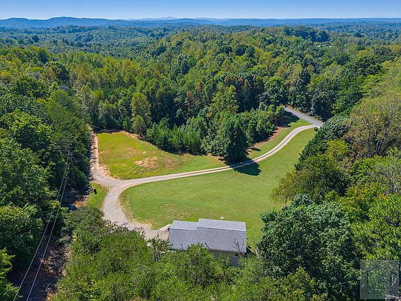 4th image of 4022 Reed Creek Dr