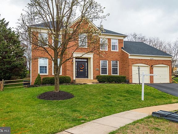 2nd image of 43239 Meadowood Ct