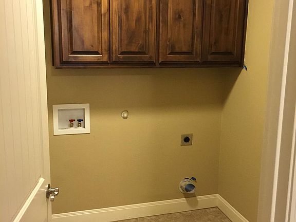 3rd image of 9904 Asher Ave