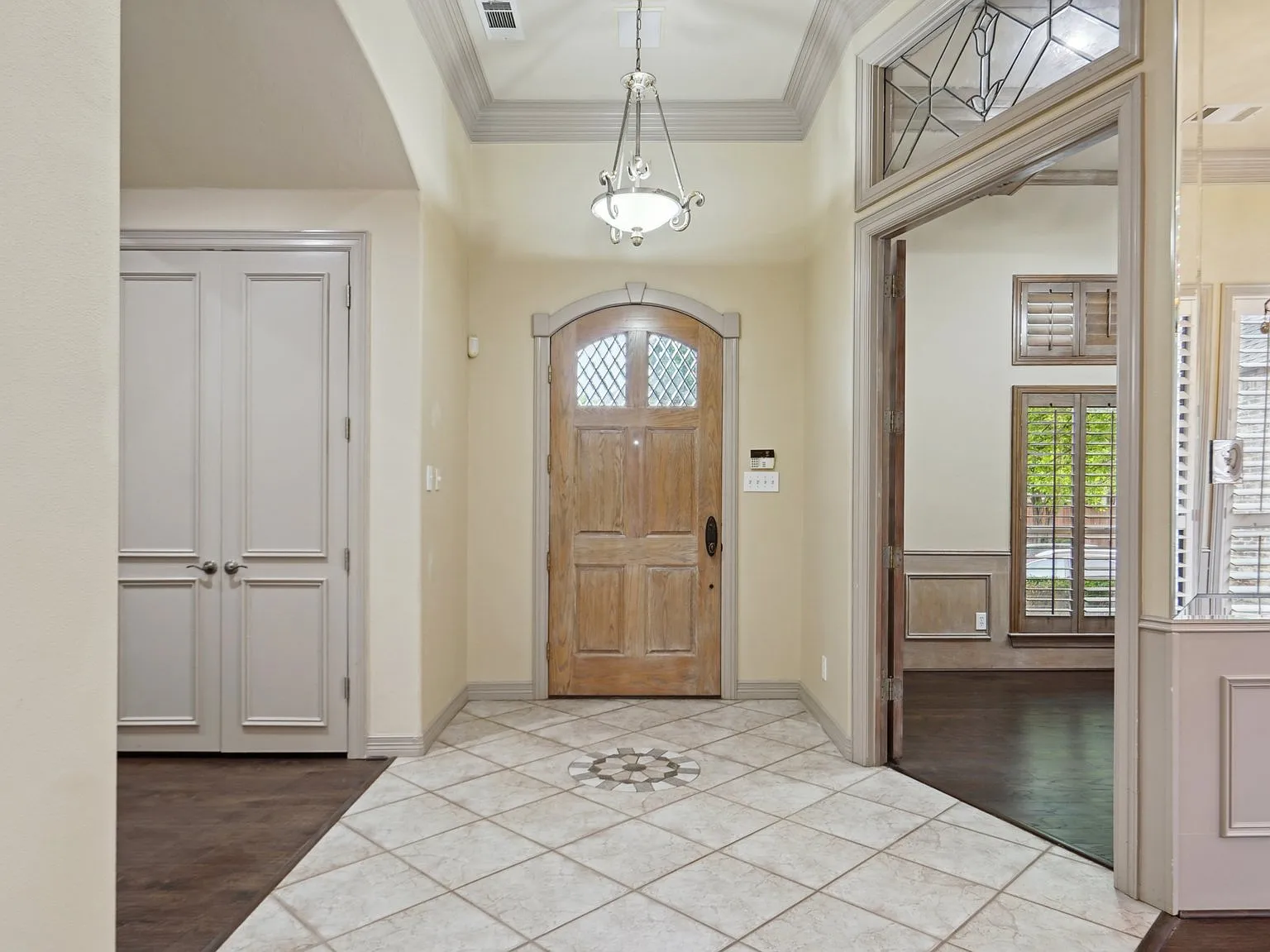 104 Stonehaven Ct — Photo 2