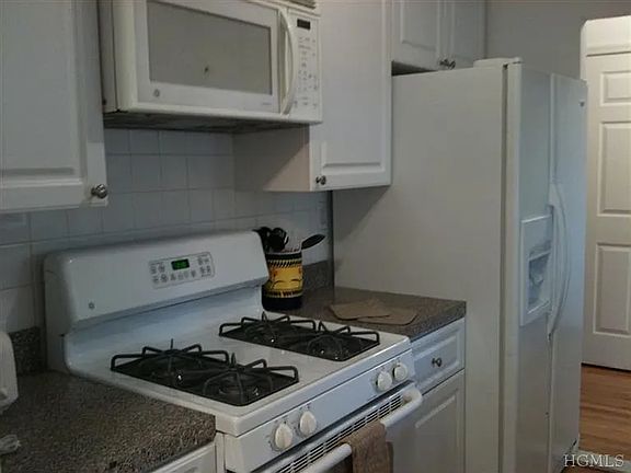 4th image of 3251 Riverdale Ave