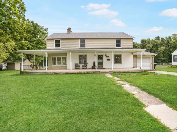 802 Hilldale Ave, Washington, IL 61571
