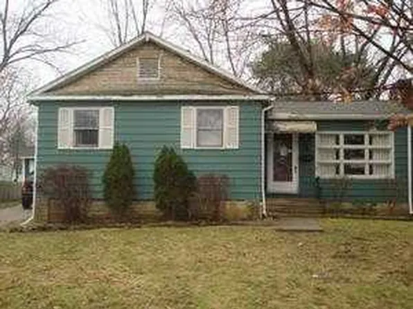 54 Cresswell Ave, Bedford, OH 44146