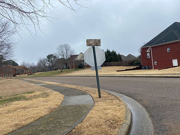 4th image of 171 Thunderbird Dr