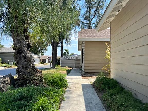 5th image of 1619 E Castlecrest Ave