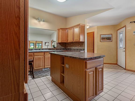 4th image of 484 Bethany Rd