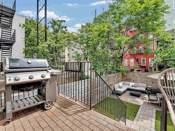 3rd image of 221 Monroe St APT 1