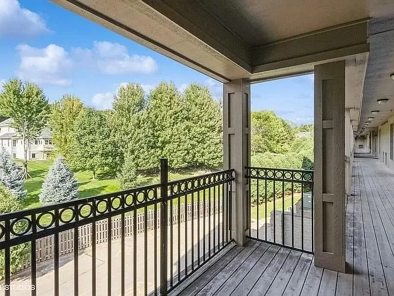 1192 Foster Rd — Photo 32