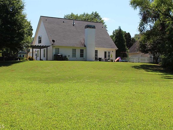 3rd image of 49 Pebble Creek Dr