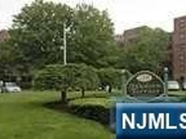 2329 Hudson Ter APT B9, Fort Lee, NJ 07024