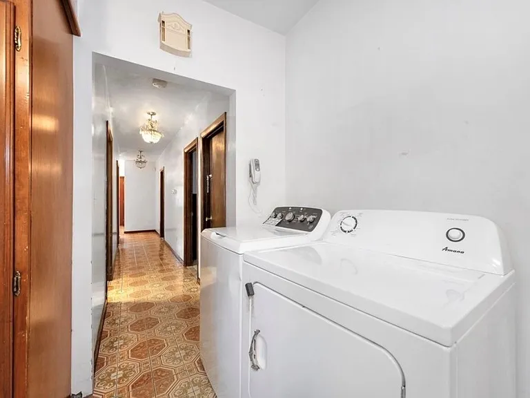 120 Washington St #2 — Photo 6