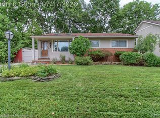 9118 Deering St, Livonia, MI 48150