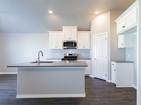 4th image of 19017 Tarver Way