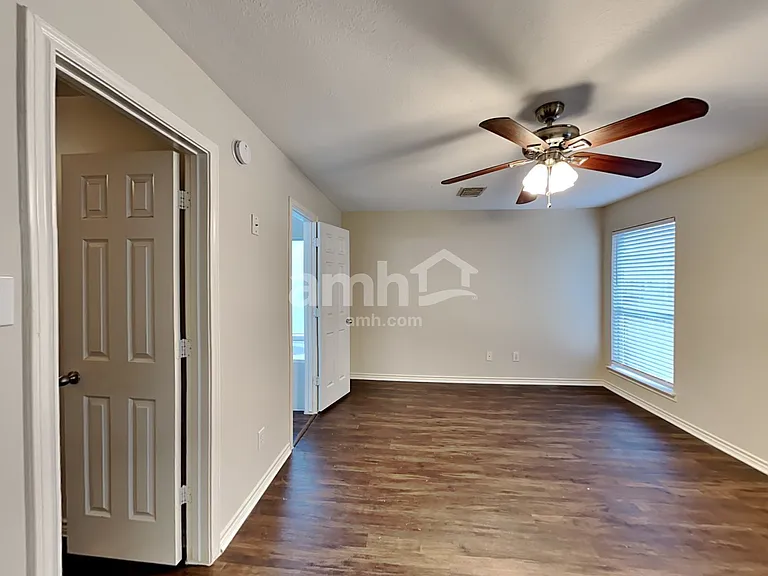 2219 Shady Pine Dr — Photo 10
