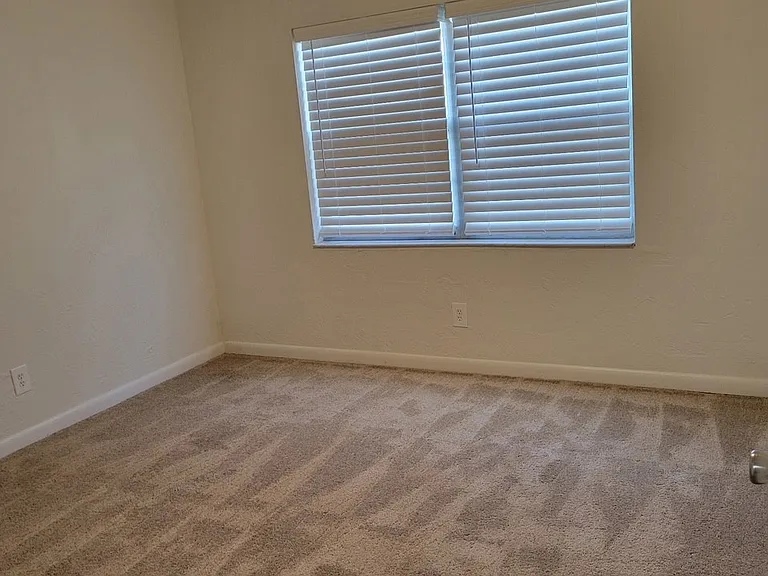 Beachside Apartments — Photo 28